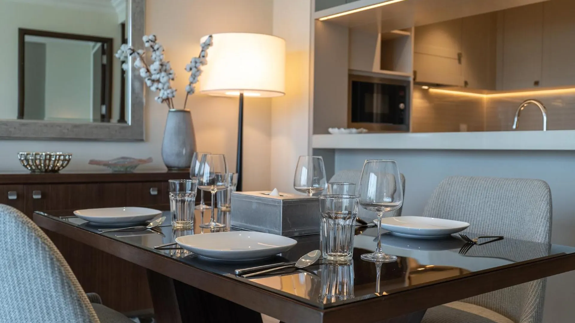 Downtown Elegance - 1Br Apartment With Unmatched Burj Khalifa Views Dubai