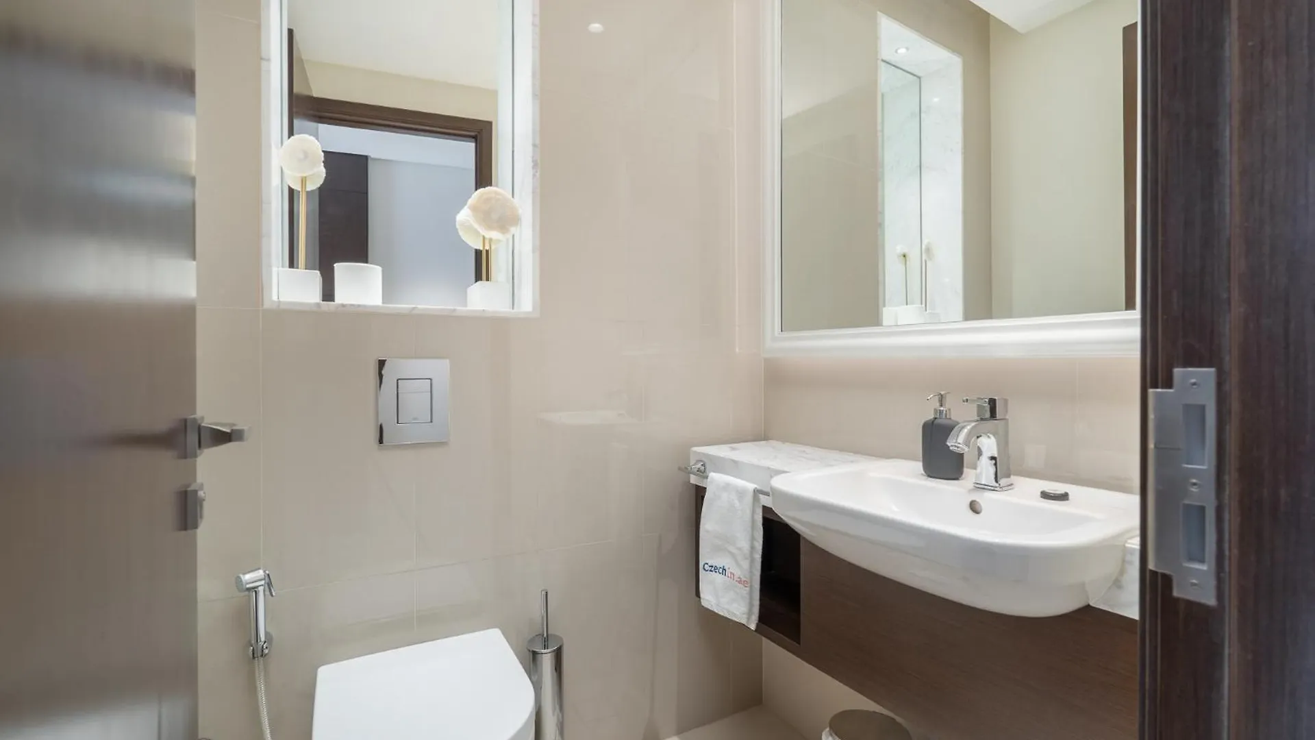 Downtown Elegance - 1Br Apartment With Unmatched Burj Khalifa Views Dubai
